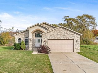 1713 Gilboa Ave, Zion, IL 60099