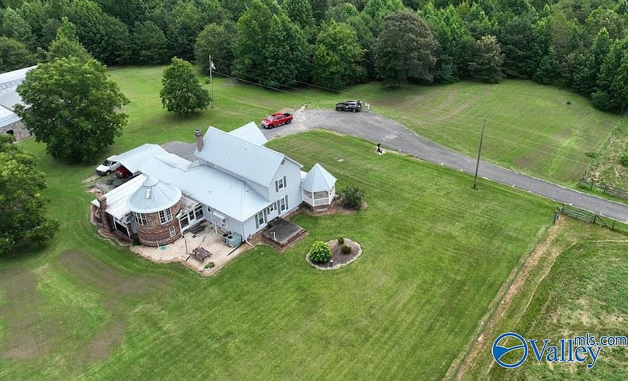 1st image of 271 Myles St