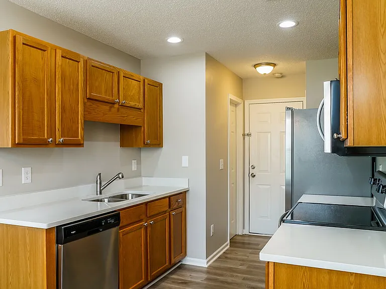 8145 Wesley Farm Dr — Photo 9