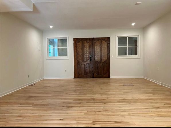 1201 Main St #10