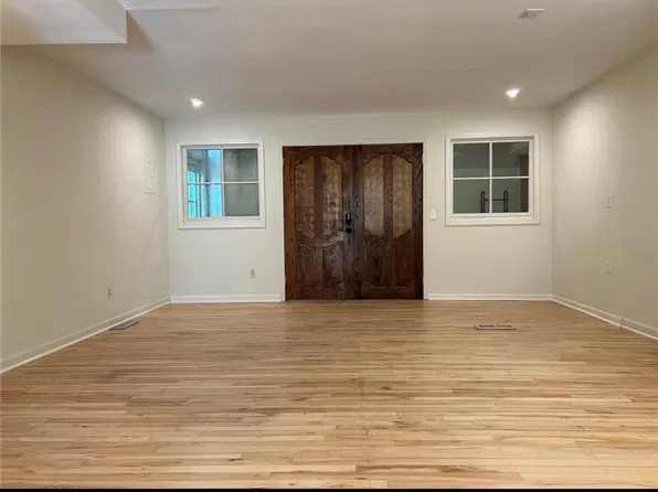 1201 Main St #10, Kansas City, MO 64152