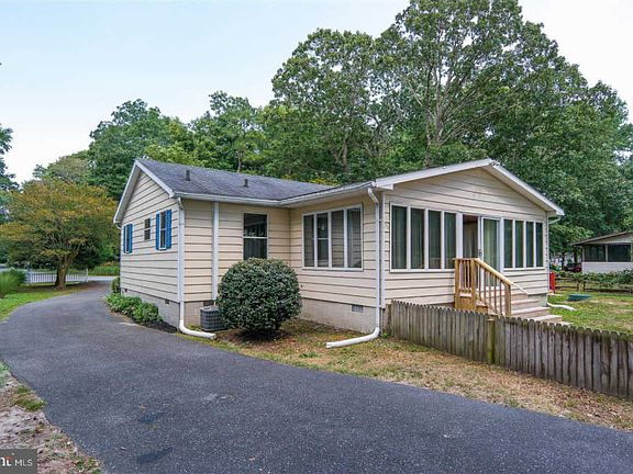 2nd image of 34690 W Sherwood Dr
