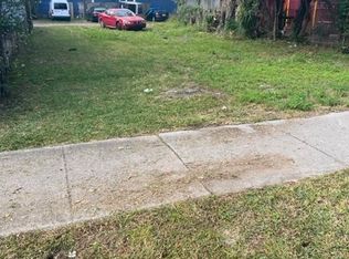 15 W 39th St, Savannah, GA 31401