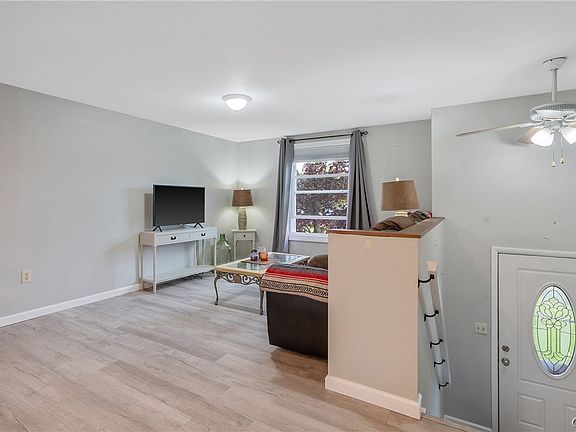 4th image of 9467 Madison Ave