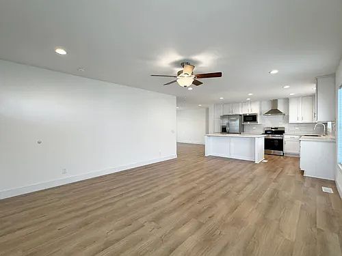 5th image of 13611 W 176th Ter