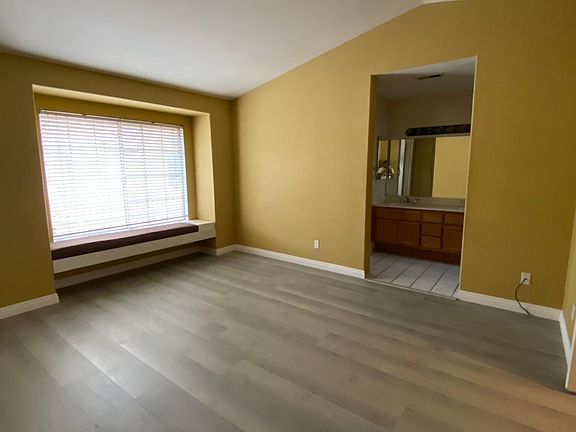 2nd image of 11016 Creekbridge Pl