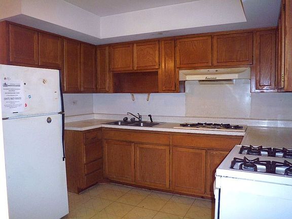 Kitchen with Ceramic Tile