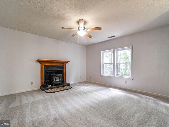 4th image of 44561 White Pine Ct