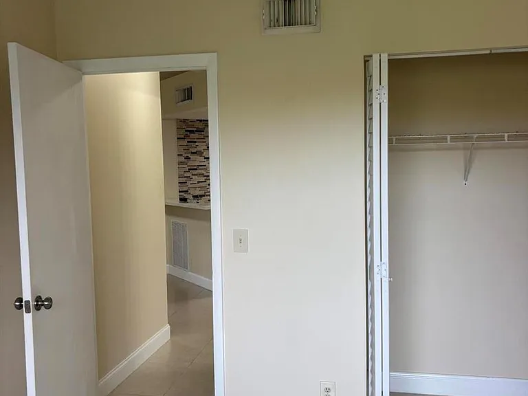 8761 Wiles Rd #304 — Photo 12