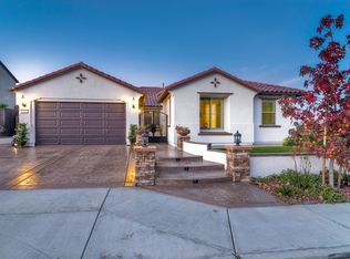 446 Adobe Estates Dr, Vista, CA 92083