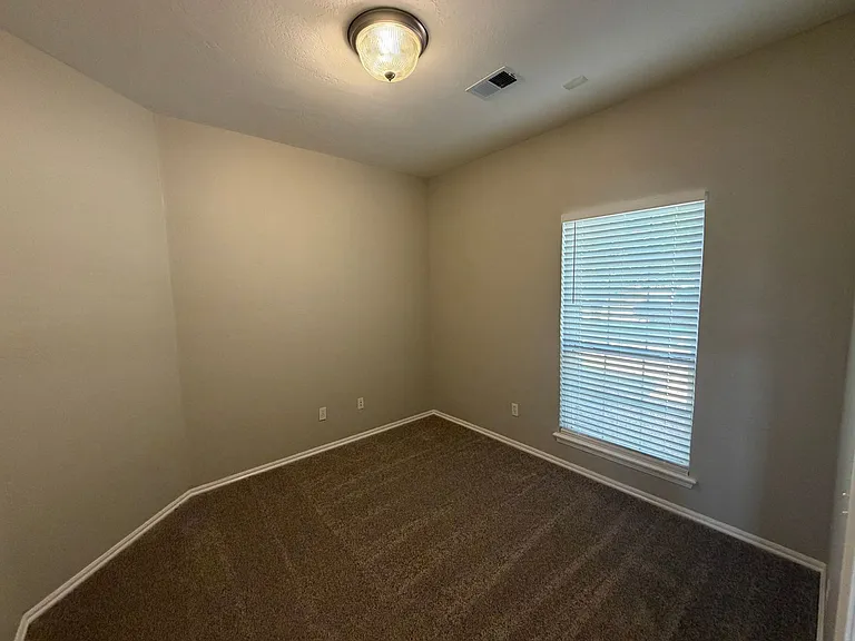 411 S Pointe Ln — Photo 8