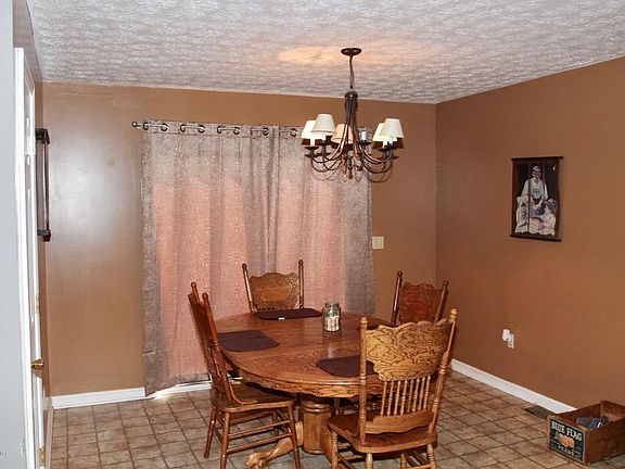 5th image of 124 Oak Dr