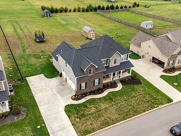 5th image of 228 Bluff Shadows Ln