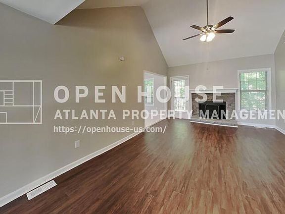 3rd image of 3059 Vineyard Way SE