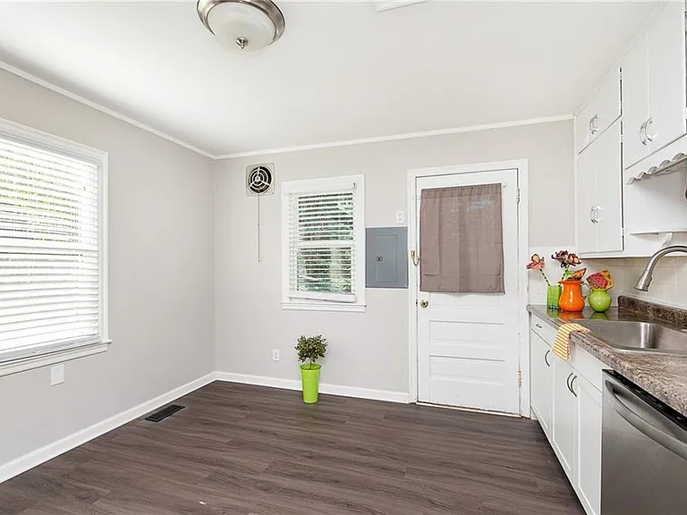 6028 Birchwood Ave — Photo 14