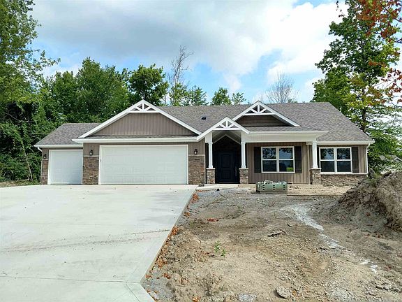 2nd image of 424 Ironwood Ln