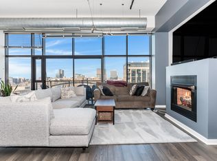 1224 W Van Buren St APT 613, Chicago, IL 60607