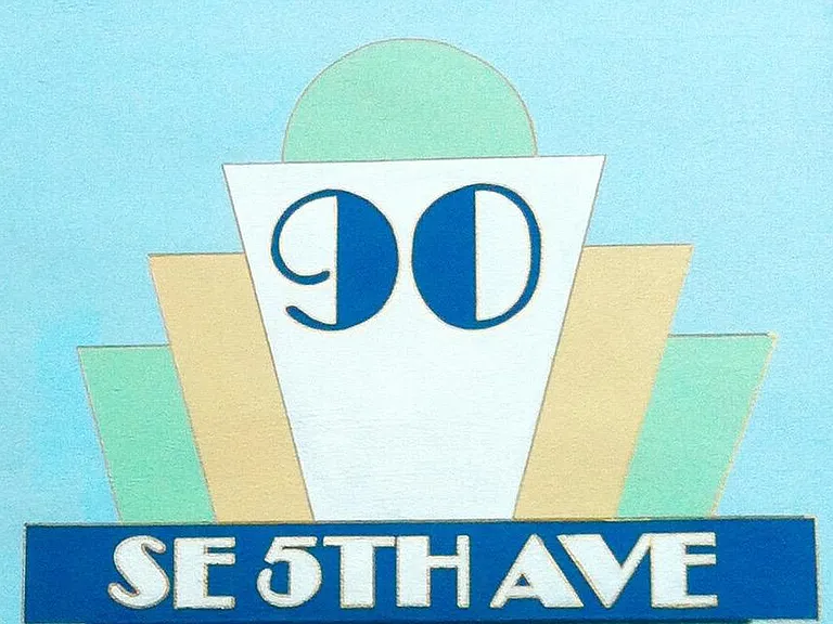 90 SE 5th Ave #5 — Photo 3