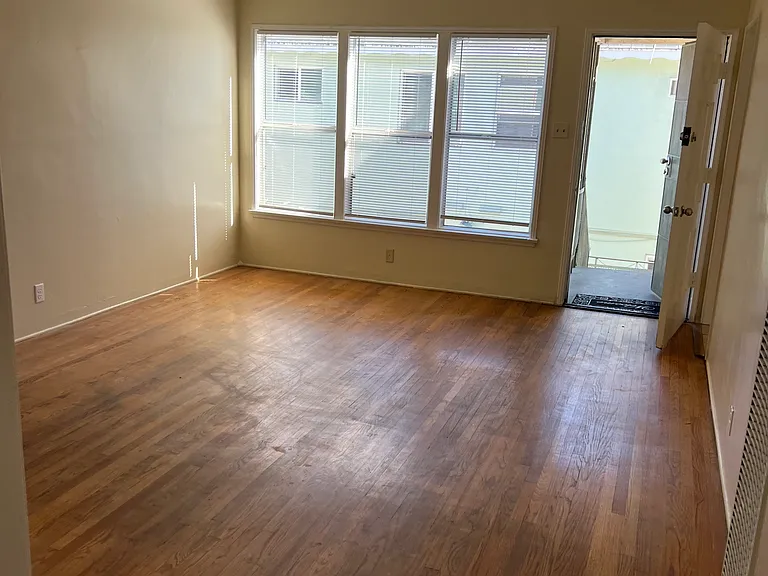 2417 Magnolia Ave #6 — Photo 6