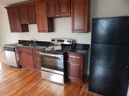131 Orchard St Photo 1