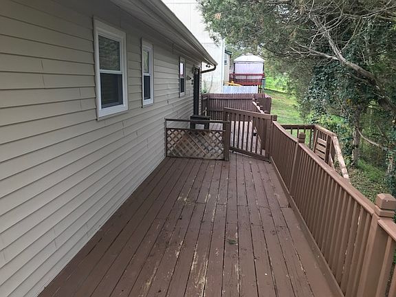 5th image of 1400 La Paloma Dr