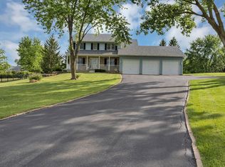 43W981 Fox Hill Ct, Saint Charles, IL 60175