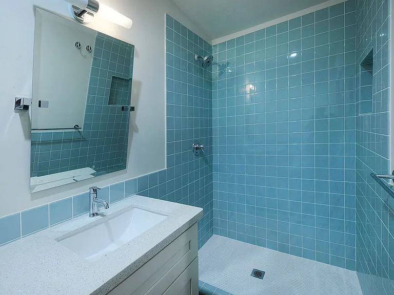 1445 N Arcadia Ave — Photo 17