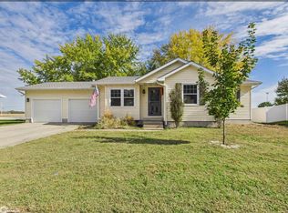 107 Sunflower Dr, Eddyville, IA 52553