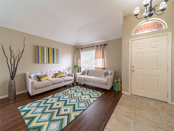 4th image of 3208 Fern Ct