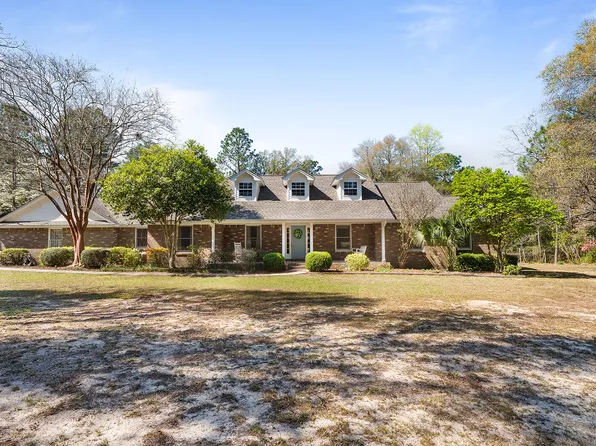 3687 Airport Rd, Crestview, FL 32539