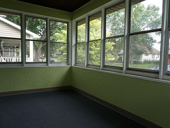2nd image of 4120 27th Ave S