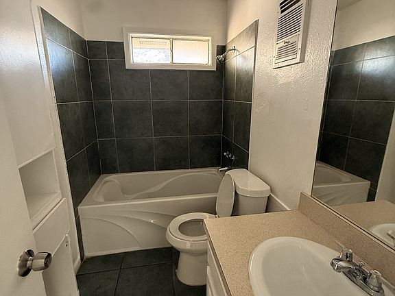 3rd image of 3025 Lourdes St #3025