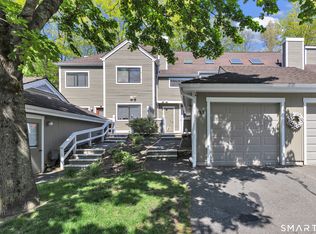 9 Country Walk #9, Shelton, CT 06484