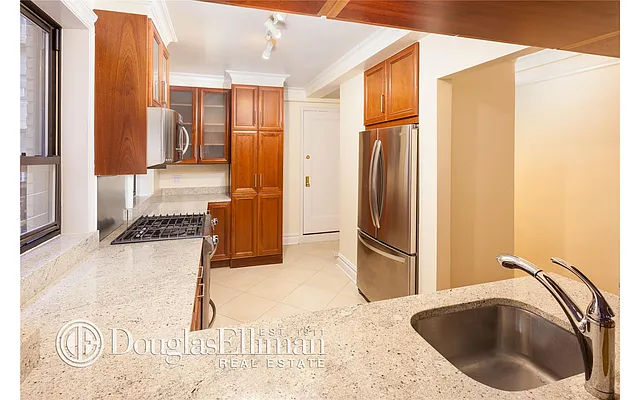 Rented by Douglas Elliman | media 32