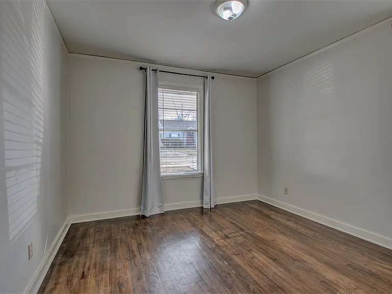 2216 N Arthur St — Photo 17