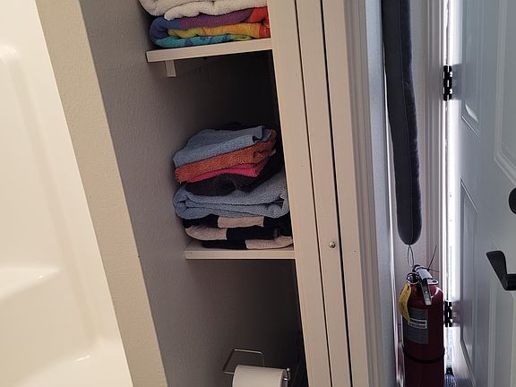 5th image of 228 Encino Ln #B