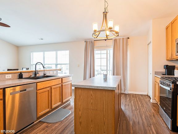 2nd image of 1716 Fieldstone Dr S