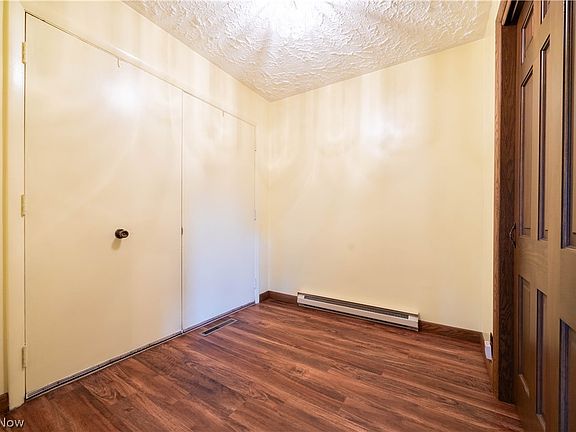 3rd image of 2912 Edelweiss Dr NW