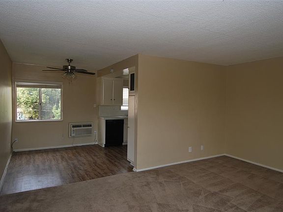 2nd image of 6235 Comstock Ave APT 6