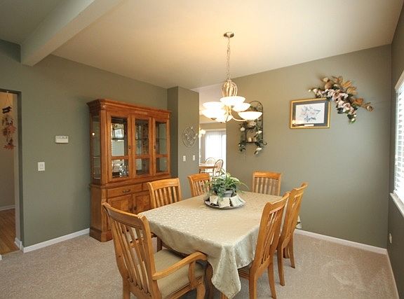 5th image of 3180 Banbury Ln