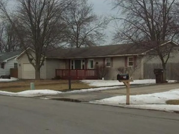 225 N 4th St, Clifton, IL 60927