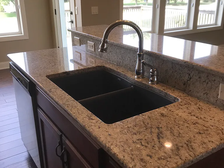 2721 London Dr — Photo 6