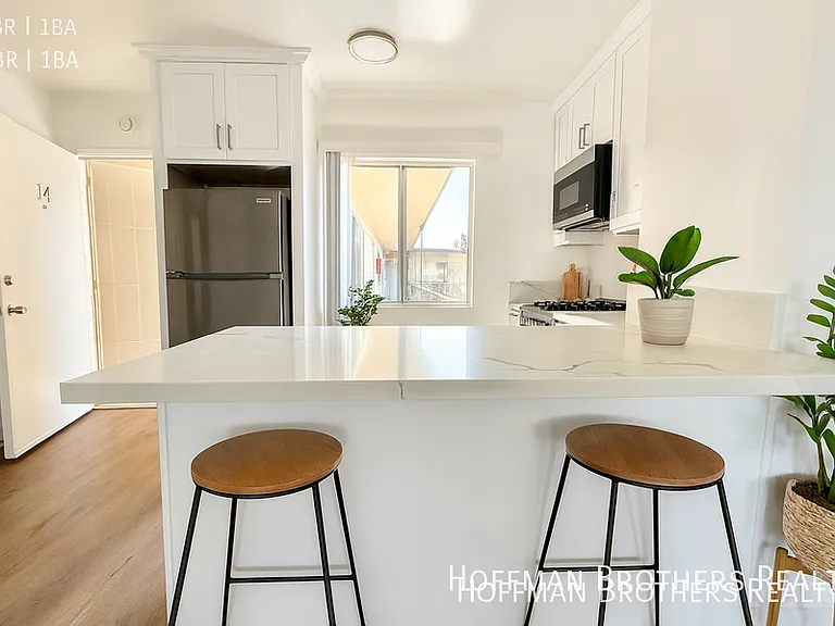 4533 Pickford St #14 — Photo 3