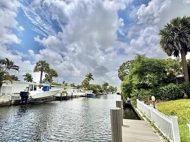 2430 Key Largo Ln — Photo 3