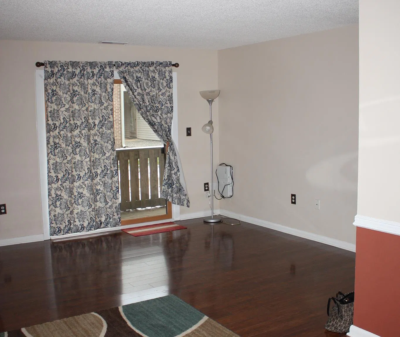 2 bed, 952 sqft, $2,500 — Photo 1