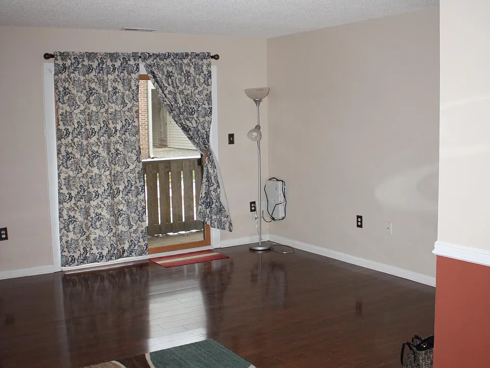 614 Ravens Crest Dr #614