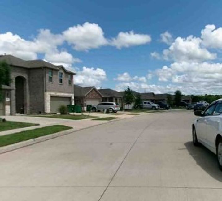 Exterior Neighborhood (street photo)