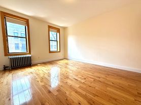 44 Bennett Ave, New York, NY
