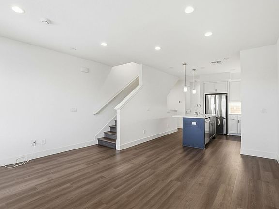 5th image of 18086 Monterey Rd