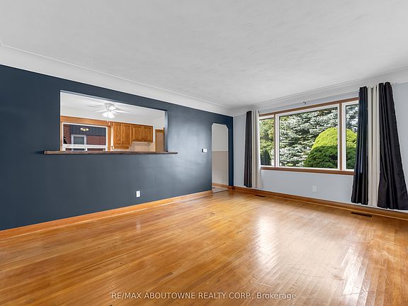 5th image of 67 Wardrope Ave